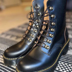 Doc Marten- Leona Women's Vintage Smooth Leather Heeled Boots